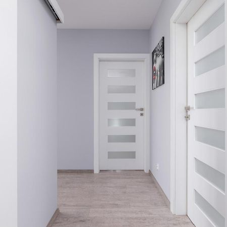 Cracow Pradnik Spacious & Family Apartment With 3 Bedroom By Renters Prestige Krakow Exterior photo