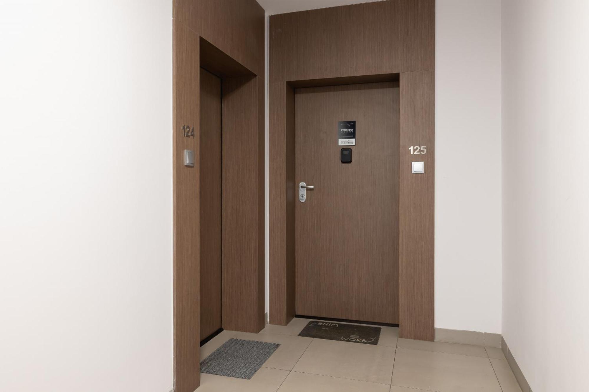Cracow Pradnik Spacious & Family Apartment With 3 Bedroom By Renters Prestige Krakow Exterior photo