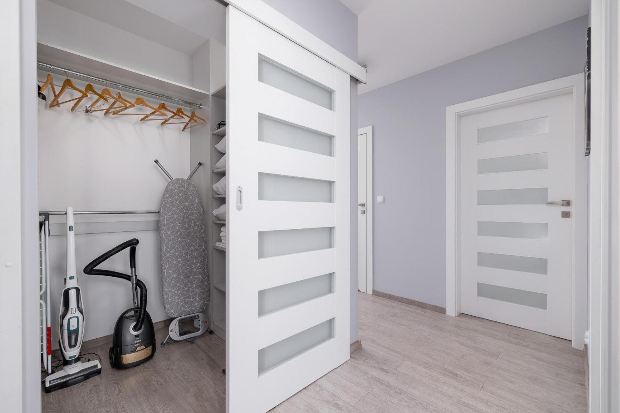 Cracow Pradnik Spacious & Family Apartment With 3 Bedroom By Renters Prestige Krakow Exterior photo